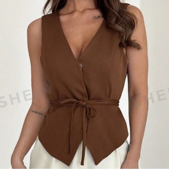 Tops - vest with tie